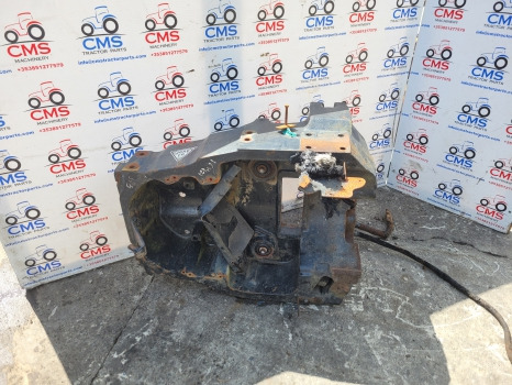 Case Maxxum 145 New Holland T6 Front Axle Bolster, Tombstone 84380303, 87618801 - Подвеска: фото 1 Case Maxxum 145 New Holland T6 Front Axle Bolster, Tombstone 84380303, 87618801 - Подвеска: фото 1