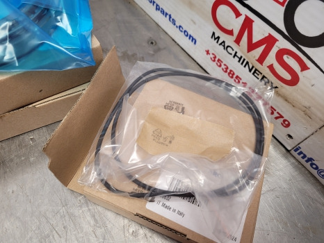 Claas Arion 500, 600 A34, A35, A36, A37 Front Axle Hub Replacement Kit 45180 - Передняя ось: фото 4 Claas Arion 500, 600 A34, A35, A36, A37 Front Axle Hub Replacement Kit 45180 - Передняя ось: фото 4