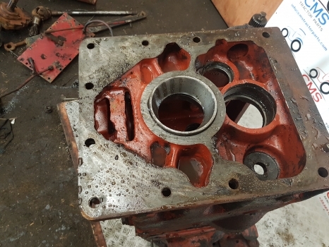 Deutz D 6806 Transmission Gearbox Housing 04302815, 04341333, 4308937 - Коробка передач и запчасти для Тракторов: фото 5 Deutz D 6806 Transmission Gearbox Housing 04302815, 04341333, 4308937 - Коробка передач и запчасти для Тракторов: фото 5