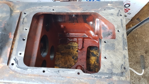 Deutz Dx 3.90 Transmission Gearbox Housing 043251440 - Коробка передач и запчасти для Тракторов: фото 3 Deutz Dx 3.90 Transmission Gearbox Housing 043251440 - Коробка передач и запчасти для Тракторов: фото 3
