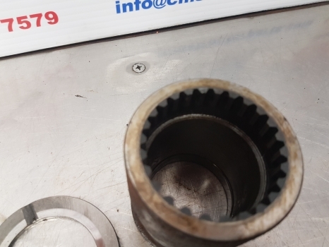 Deutz Dx110, Dx120, Dx145 Transmisssion Sleeve 04300660, 01107855, 04391136 - Коробка передач и запчасти для Тракторов: фото 3 Deutz Dx110, Dx120, Dx145 Transmisssion Sleeve 04300660, 01107855, 04391136 - Коробка передач и запчасти для Тракторов: фото 3