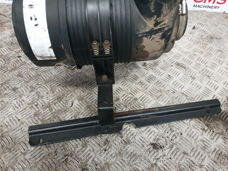 Donaldson Air Filter Housing P77-5302, P77-2580, Pg08-2503 - Воздушный фильтр для Тракторов: фото 3 Donaldson Air Filter Housing P77-5302, P77-2580, Pg08-2503 - Воздушный фильтр для Тракторов: фото 3