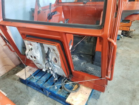 Fiat 115-90, 130-90, 140-90, 160-90, 180-90 Cs22 Comfort Cab N28 - Кабина: фото 4 Fiat 115-90, 130-90, 140-90, 160-90, 180-90 Cs22 Comfort Cab N28 - Кабина: фото 4