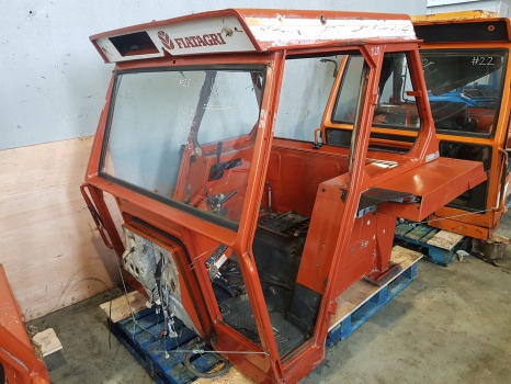 Fiat 115-90, 130-90, 140-90, 160-90, 180-90 Cs22 Comfort Cab N28 - Кабина: фото 1 Fiat 115-90, 130-90, 140-90, 160-90, 180-90 Cs22 Comfort Cab N28 - Кабина: фото 1