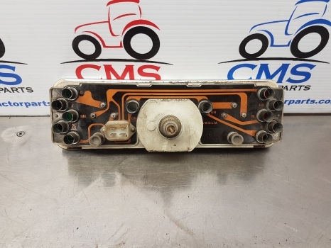 Fiat 66, 90, 93 Series 90-90, 100-90 Instrument Cluster Clock 5125046, 5105878 - Свет/ Освещение для Тракторов: фото 4 Fiat 66, 90, 93 Series 90-90, 100-90 Instrument Cluster Clock 5125046, 5105878 - Свет/ Освещение для Тракторов: фото 4