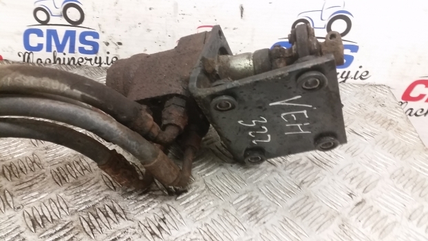 Ford 30, 10 S 4630 Danfoss Steering Motor Valve 83986295, E9223a244ba, 150n1260 - Рулевое управление для Тракторов: фото 3 Ford 30, 10 S 4630 Danfoss Steering Motor Valve 83986295, E9223a244ba, 150n1260 - Рулевое управление для Тракторов: фото 3
