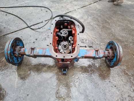 Ford 3000, 2000, 2110, 3310 Rear Axle Complete C5nn4025an, C7nn4025h, D7nn4244a - Задняя ось: фото 5 Ford 3000, 2000, 2110, 3310 Rear Axle Complete C5nn4025an, C7nn4025h, D7nn4244a - Задняя ось: фото 5