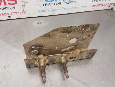 Ford 7840, 6640, 8360, 8160, Tm150 Wiper Motor Support 82024730, F0nn94031n75ab - Щетка стеклоочистителя для Тракторов: фото 2 Ford 7840, 6640, 8360, 8160, Tm150 Wiper Motor Support 82024730, F0nn94031n75ab - Щетка стеклоочистителя для Тракторов: фото 2