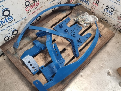 Ford 8210, Front Mudguard Bracket Kit Carraro E6nn16c199ba - Крыло: фото 2 Ford 8210, Front Mudguard Bracket Kit Carraro E6nn16c199ba - Крыло: фото 2