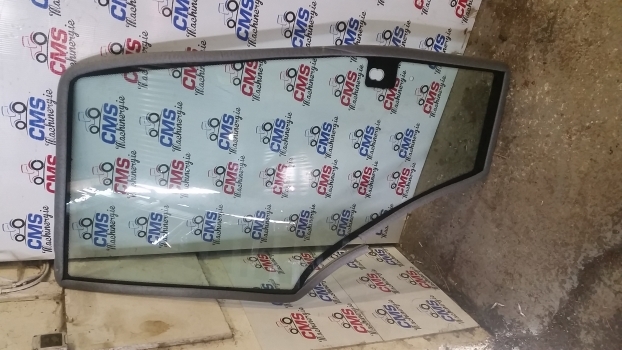 Ford New Holland 40, 60, M, Tl, Ts Series Cab Door Glass Right 82000367 - Дверь и запчасти для Тракторов: фото 1 Ford New Holland 40, 60, M, Tl, Ts Series Cab Door Glass Right 82000367 - Дверь и запчасти для Тракторов: фото 1