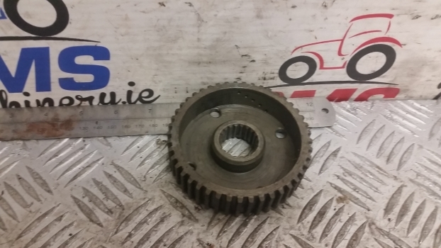 Ford New Holland 420, 535, 550, 555 Transmission Hub Gear 83919120, D9nn7n062aa - Трансмиссия для Тракторов: фото 1 Ford New Holland 420, 535, 550, 555 Transmission Hub Gear 83919120, D9nn7n062aa - Трансмиссия для Тракторов: фото 1