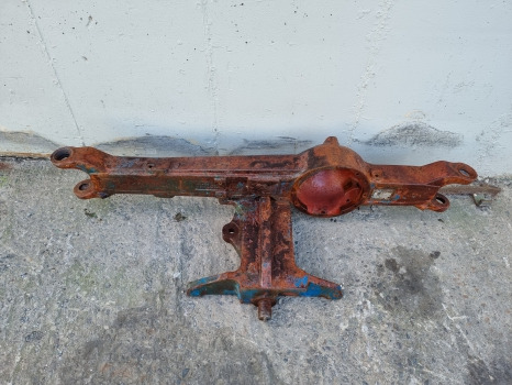 Ford Tw 10 Tw 20 Apl3052, Front Axle Housing Zp1927693, 81927693 - Передняя ось: фото 1 Ford Tw 10 Tw 20 Apl3052, Front Axle Housing Zp1927693, 81927693 - Передняя ось: фото 1
