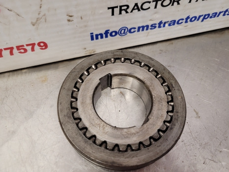 Ford Tw 20 Coupling Sliding Gear Assy D8nn7n072aa, E6nn7n072ca, 83959166 - Трансмиссия: фото 4 Ford Tw 20 Coupling Sliding Gear Assy D8nn7n072aa, E6nn7n072ca, 83959166 - Трансмиссия: фото 4