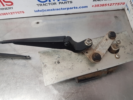 John Deere 6115m, 6m Series, Wipper Motor Assy Al215734, Al207086, Al153660 - Щетка стеклоочистителя для Тракторов: фото 5 John Deere 6115m, 6m Series, Wipper Motor Assy Al215734, Al207086, Al153660 - Щетка стеклоочистителя для Тракторов: фото 5