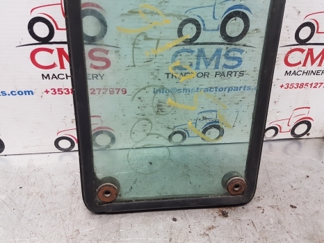 Landini Massey Ferguson 600 Series Cab Knee Glass With Rhs Seal 3301882m1 - Стекло и запчасти для Тракторов: фото 4 Landini Massey Ferguson 600 Series Cab Knee Glass With Rhs Seal 3301882m1 - Стекло и запчасти для Тракторов: фото 4