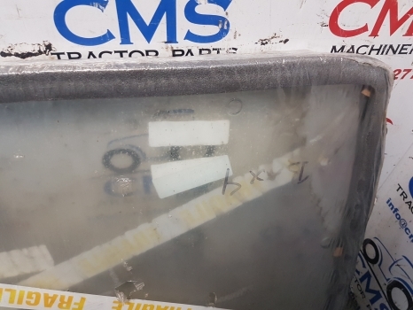 Massey Ferguson 300, 350, 375, 390, 398, 399 Cab Glass Rear Window 3477716m1 - Стекло и запчасти для Тракторов: фото 3 Massey Ferguson 300, 350, 375, 390, 398, 399 Cab Glass Rear Window 3477716m1 - Стекло и запчасти для Тракторов: фото 3
