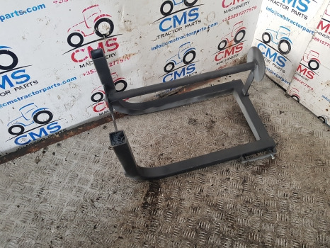 Massey Ferguson 5612, 5613, 5611, 5712 Fuel Tank Support Bracket Lhs 4356814m91 - Топливный бак: фото 1 Massey Ferguson 5612, 5613, 5611, 5712 Fuel Tank Support Bracket Lhs 4356814m91 - Топливный бак: фото 1