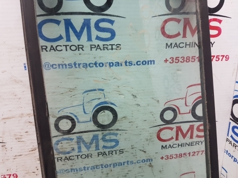 Massey Ferguson 600 Series 690 Cab Knee Glass With Lhs Seal Tg1250, 3301881m1 - Стекло и запчасти для Тракторов: фото 3 Massey Ferguson 600 Series 690 Cab Knee Glass With Lhs Seal Tg1250, 3301881m1 - Стекло и запчасти для Тракторов: фото 3