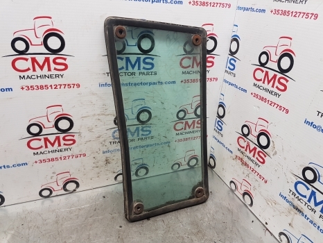 Massey Ferguson 600 Series 690 Cab Knee Glass With Lhs Seal Tg1250, 3301881m1 - Стекло и запчасти для Тракторов: фото 1 Massey Ferguson 600 Series 690 Cab Knee Glass With Lhs Seal Tg1250, 3301881m1 - Стекло и запчасти для Тракторов: фото 1