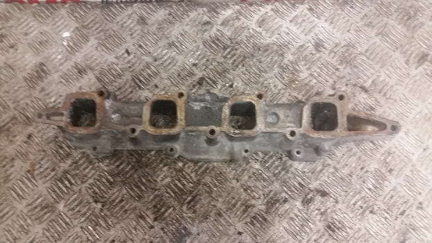 New Holland T5.100, T5.110, T5.120 Engine Air Intake Manifold Spacer 5801701355 - Впускной коллектор для Тракторов: фото 3 New Holland T5.100, T5.110, T5.120 Engine Air Intake Manifold Spacer 5801701355 - Впускной коллектор для Тракторов: фото 3