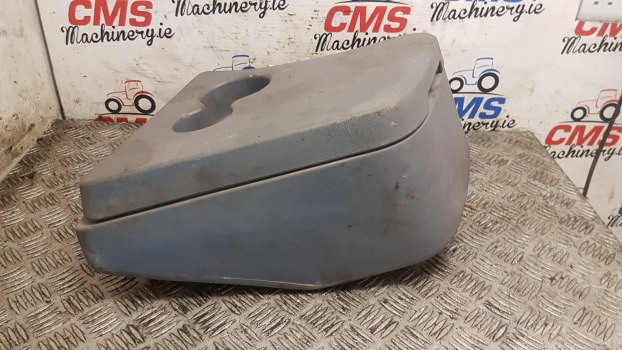 New Holland T6000, T7000, Tsa Series T6050 Tool Box 82031620, 82031609 - Кабина и интерьер: фото 5 New Holland T6000, T7000, Tsa Series T6050 Tool Box 82031620, 82031609 - Кабина и интерьер: фото 5