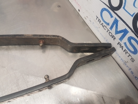 New Holland Tm120, 140, 150, 155 Bonnet Brackets 82011113, 82011114 - Капот для Телескопических погрузчиков: фото 5 New Holland Tm120, 140, 150, 155 Bonnet Brackets 82011113, 82011114 - Капот для Телескопических погрузчиков: фото 5