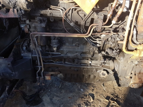 New Holland Ts115a Delta Engine Head, Block, Cranckshaft Nut 2831308, 2830760 - Двигатель: фото 1 New Holland Ts115a Delta Engine Head, Block, Cranckshaft Nut 2831308, 2830760 - Двигатель: фото 1