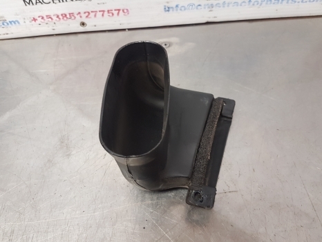 New Holland Ts115a, Ts100, Ts110, Case Maxxum, Mxu, Puma Air Duct Rhs 82034322 - Отопление/ Вентиляция для Тракторов: фото 1 New Holland Ts115a, Ts100, Ts110, Case Maxxum, Mxu, Puma Air Duct Rhs 82034322 - Отопление/ Вентиляция для Тракторов: фото 1