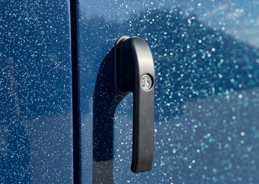 HUMBAUR Pegasus 2400 | siodlarnia, DMC 2400kg, przyczepa do przewozu 2 koni - Прицеп-коневоз: фото 5 HUMBAUR Pegasus 2400 | siodlarnia, DMC 2400kg, przyczepa do przewozu 2 koni - Прицеп-коневоз: фото 5