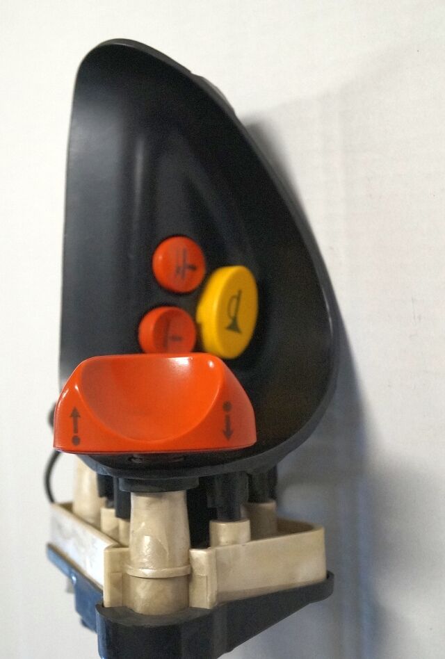 Linde 1443605100 | Rijschakelaar Control handle Control module - Электрическая система для Погрузочно-разгрузочной техники: фото 2 Linde 1443605100 | Rijschakelaar Control handle Control module - Электрическая система для Погрузочно-разгрузочной техники: фото 2