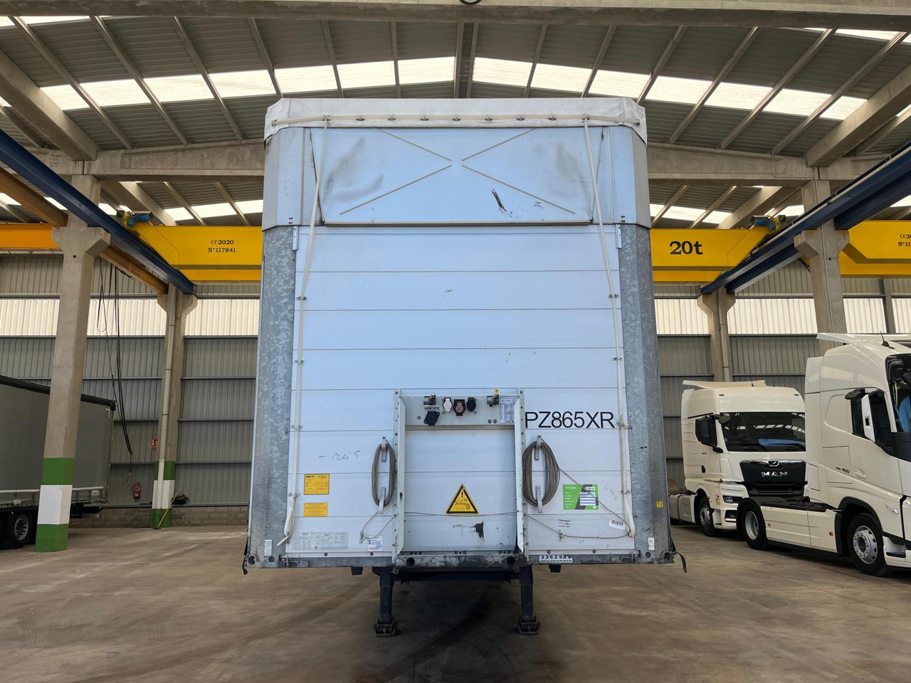 Schmitz Cargobull SCS24/L Varios - Тентованный полуприцеп: фото 4 Schmitz Cargobull SCS24/L Varios - Тентованный полуприцеп: фото 4