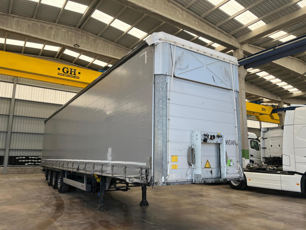Schmitz Cargobull SCS24/L Varios - Тентованный полуприцеп: фото 1 Schmitz Cargobull SCS24/L Varios - Тентованный полуприцеп: фото 1