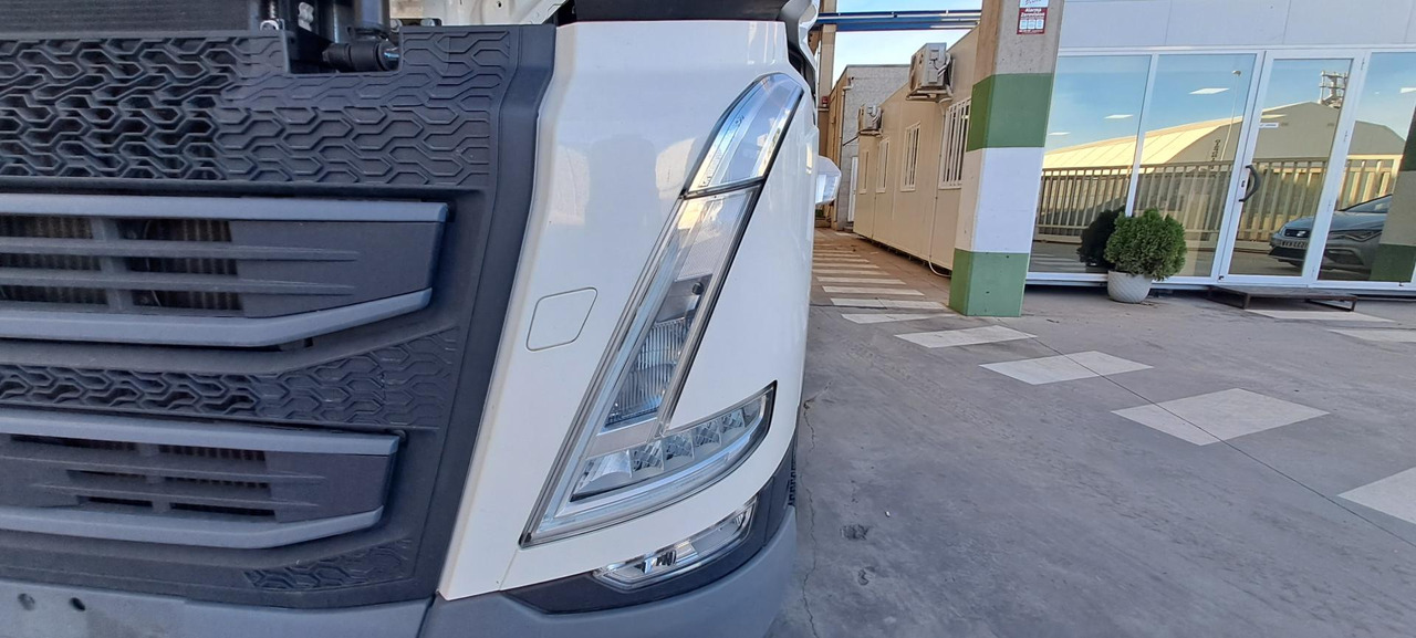Тягач Volvo FH 460 Globetrotter XL Retarder: фото 9