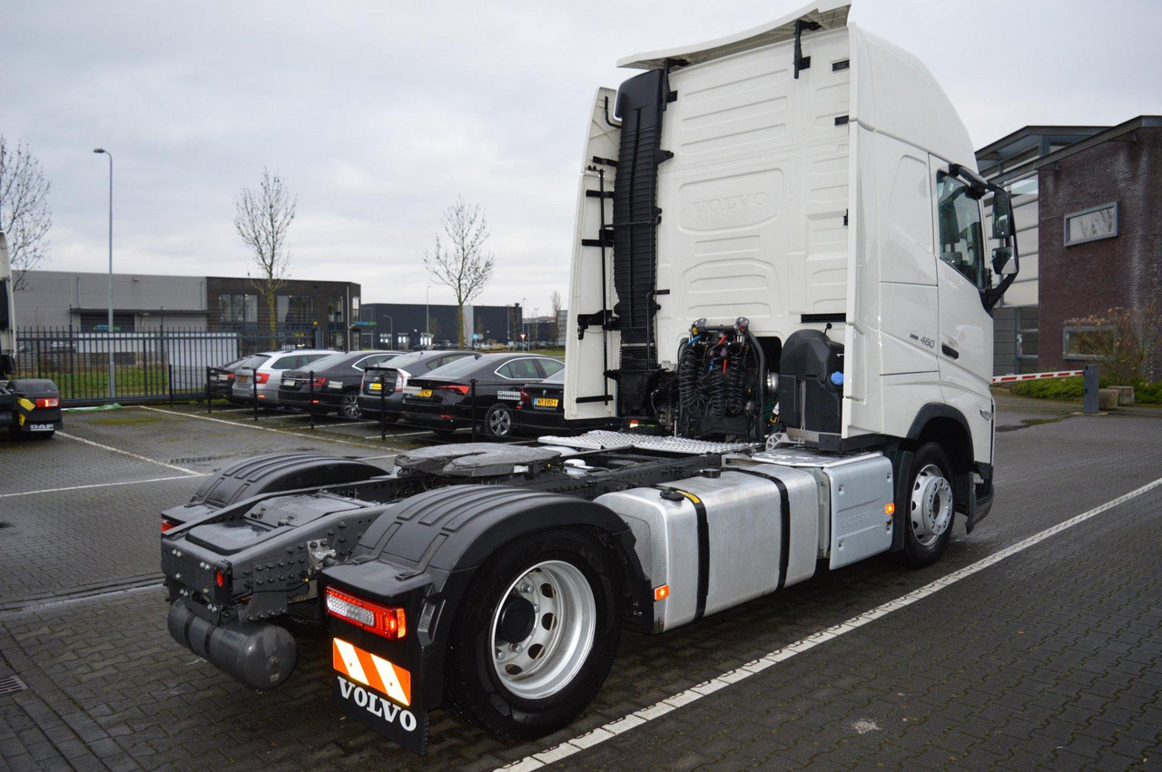 Volvo FH 460 Globetrotter XL Varios i-Save - Тягач: фото 4 Volvo FH 460 Globetrotter XL Varios i-Save - Тягач: фото 4