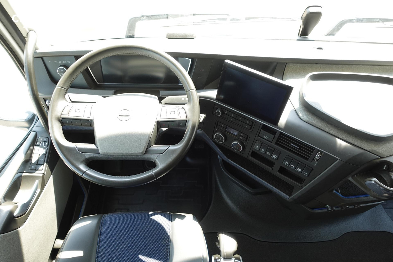 Фото интерьера 1: Тягач Volvo FH 500 Globetrotter XL