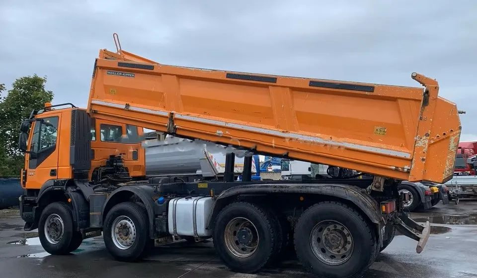 Iveco Trakker 450 E6 / BB/ 8x4 / Wywrotka Meiller 3-stronna / Bordmatik / Automat / Retarder - Самосвал: фото 4 Iveco Trakker 450 E6 / BB/ 8x4 / Wywrotka Meiller 3-stronna / Bordmatik / Automat / Retarder - Самосвал: фото 4