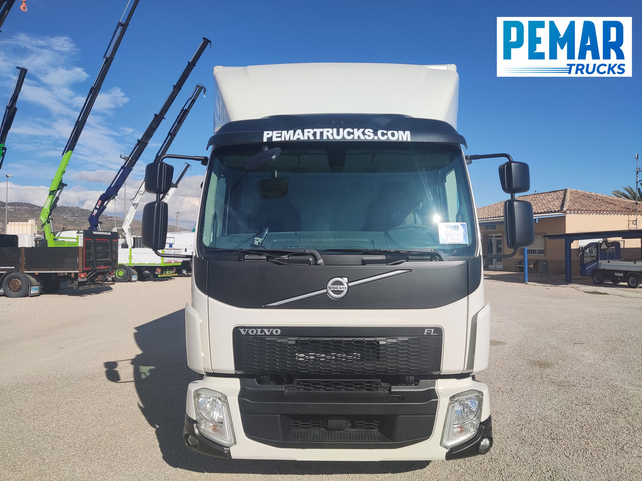 VOLVO FL 210 12T CAJA CERRADA - Грузовик с закрытым кузовом: фото 2 VOLVO FL 210 12T CAJA CERRADA - Грузовик с закрытым кузовом: фото 2
