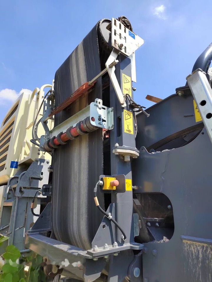 Metso Lokotrack LT200HPS MOBILE CONE CRUSHER WITH SCREEN - Мобильная дробилка: фото 5 Metso Lokotrack LT200HPS MOBILE CONE CRUSHER WITH SCREEN - Мобильная дробилка: фото 5