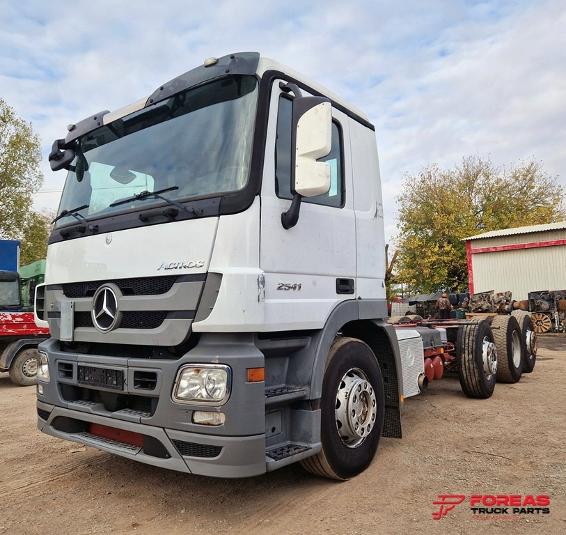 MERCEDES-BENZ ACTROS 3241 8x2 EURO 5 INTARDER - Грузовик-шасси: фото 3 MERCEDES-BENZ ACTROS 3241 8x2 EURO 5 INTARDER - Грузовик-шасси: фото 3