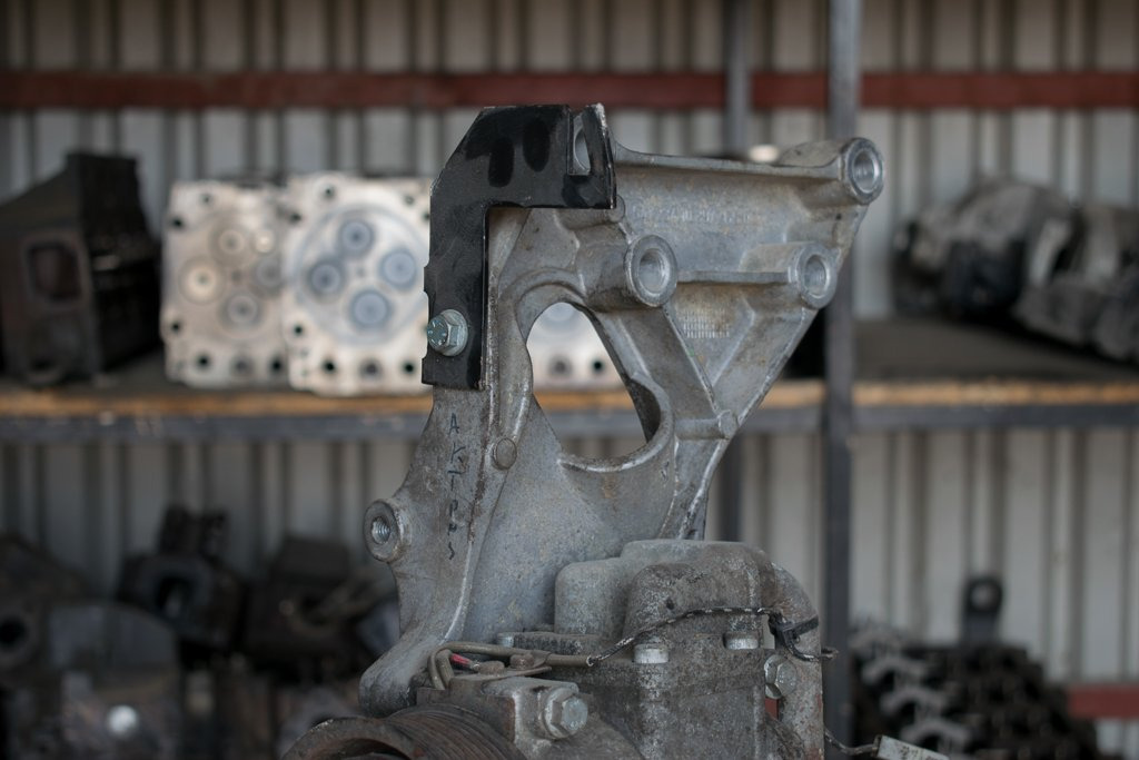 MERCEDES-BENZ ACTROS AIR-CONDITION COMPRESSOR BASE - Часть системы кондиционирования для Грузовиков: фото 2 MERCEDES-BENZ ACTROS AIR-CONDITION COMPRESSOR BASE - Часть системы кондиционирования для Грузовиков: фото 2