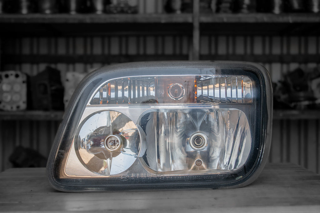 MERCEDES-BENZ ACTROS MP II - DRIVER'S - Передняя фара для Грузовиков: фото 1 MERCEDES-BENZ ACTROS MP II - DRIVER'S - Передняя фара для Грузовиков: фото 1