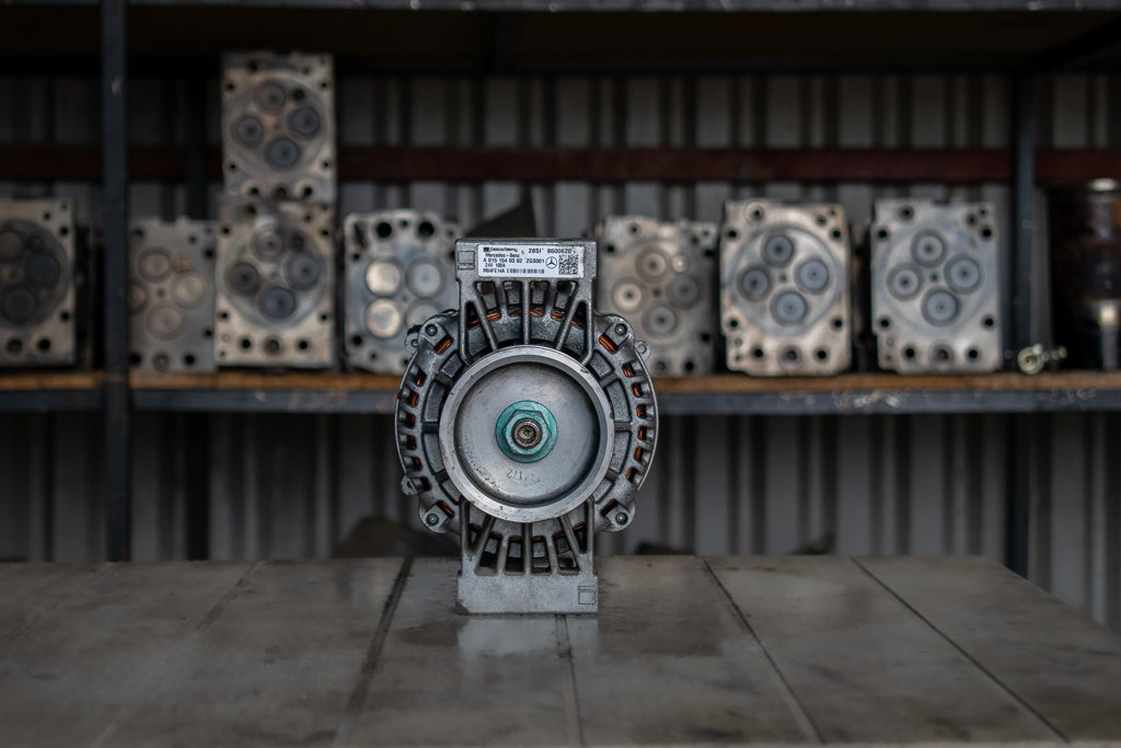 MERCEDES-BENZ ACTROS MP IV - EURO VI - Генератор для Грузовиков: фото 2 MERCEDES-BENZ ACTROS MP IV - EURO VI - Генератор для Грузовиков: фото 2