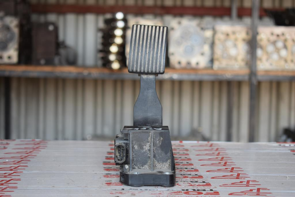 MERCEDES-BENZ ACTROS MP4 - Педаль для Грузовиков: фото 1 MERCEDES-BENZ ACTROS MP4 - Педаль для Грузовиков: фото 1