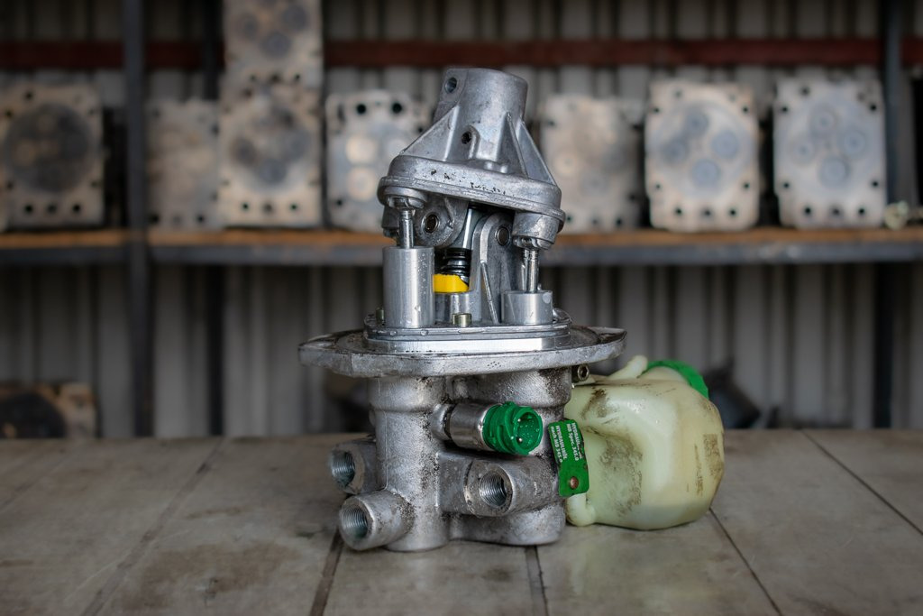 MERCEDES-BENZ AXOR II HYDRAULIC LEVER - Гидравлика для Грузовиков: фото 1 MERCEDES-BENZ AXOR II HYDRAULIC LEVER - Гидравлика для Грузовиков: фото 1