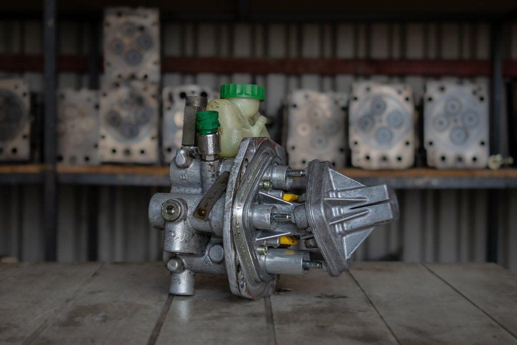 MERCEDES-BENZ AXOR II HYDRAULIC LEVER - Гидравлика для Грузовиков: фото 2 MERCEDES-BENZ AXOR II HYDRAULIC LEVER - Гидравлика для Грузовиков: фото 2