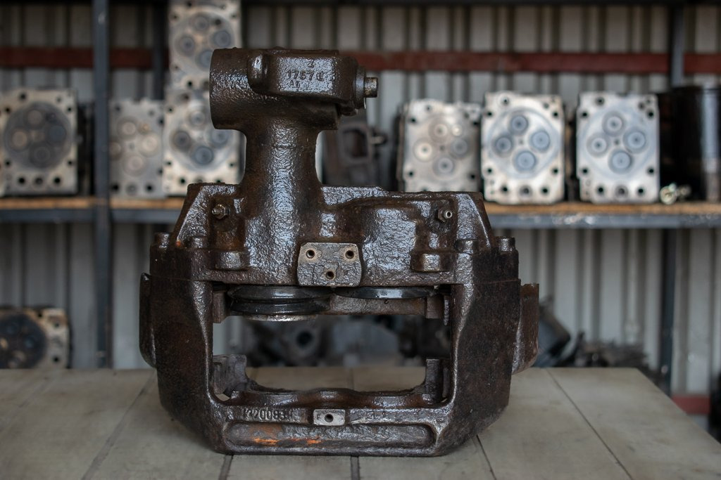 MERCEDES-BENZ VARIO FOR DIFFERENTIAL - RIGHT - Тормозной суппорт для Грузовиков: фото 1 MERCEDES-BENZ VARIO FOR DIFFERENTIAL - RIGHT - Тормозной суппорт для Грузовиков: фото 1