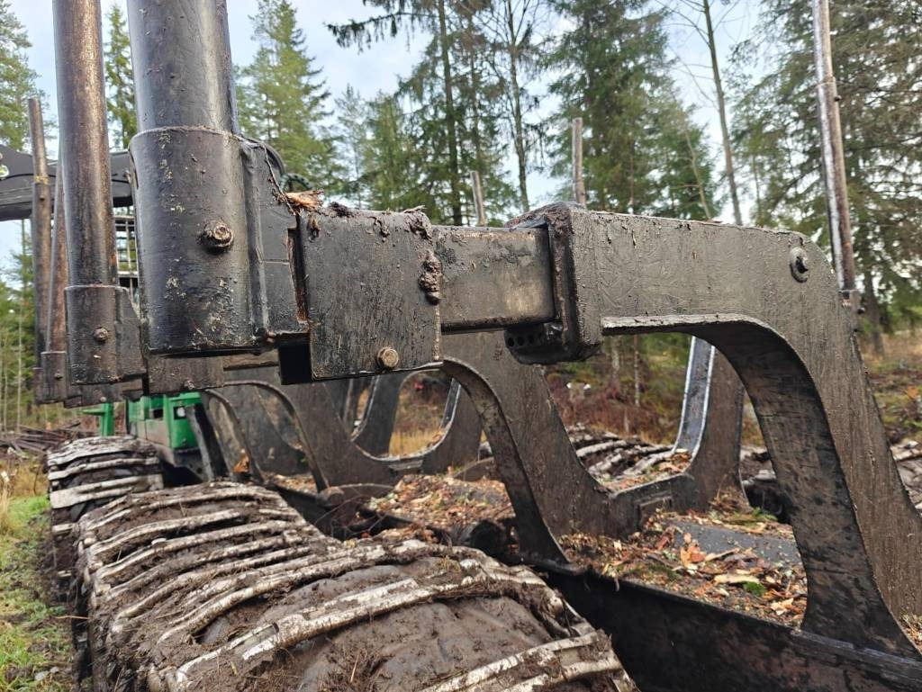 Форвардер John Deere 1210 G: фото 14