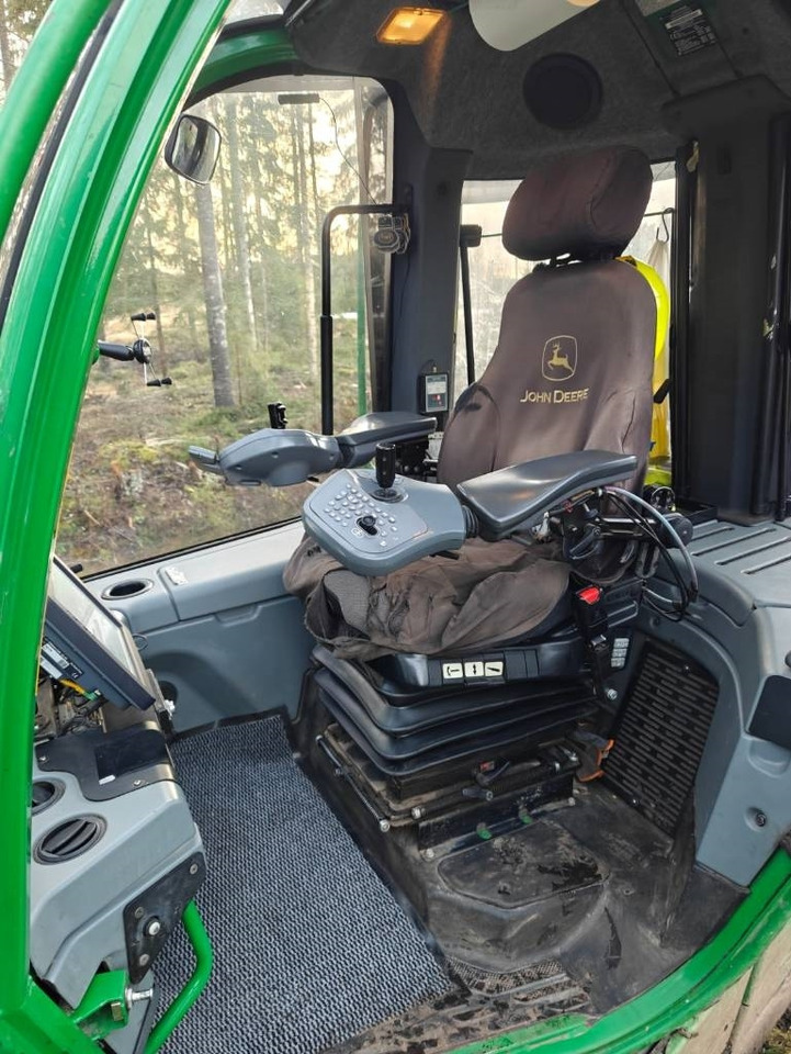 Форвардер John Deere 1210 G: фото 17