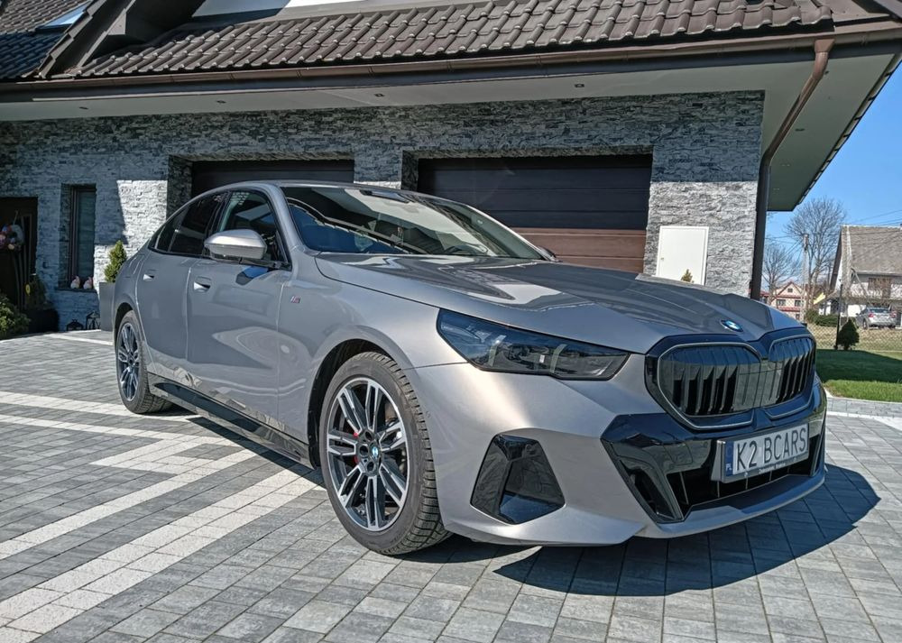 BMW Seria 5 - Седан: фото 2 BMW Seria 5 - Седан: фото 2