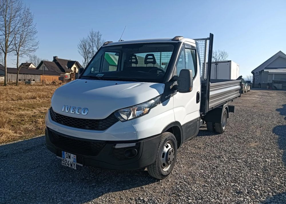 Iveco 35C15, 35C14, 35C13, 35C12 - Малотоннажный самосвал: фото 3 Iveco 35C15, 35C14, 35C13, 35C12 - Малотоннажный самосвал: фото 3